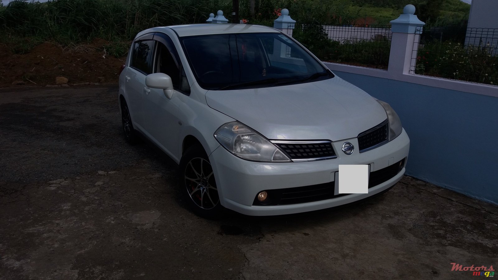 2006' Nissan Tiida photo #1