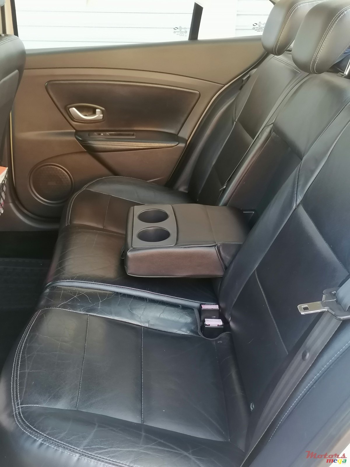 2013' Renault Fluence photo #5