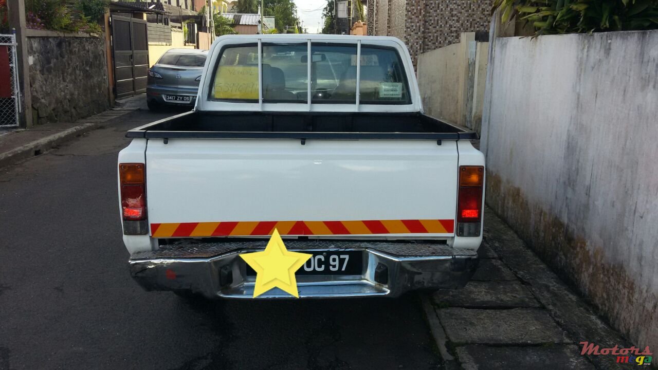 1997' Nissan Hardbody photo #7