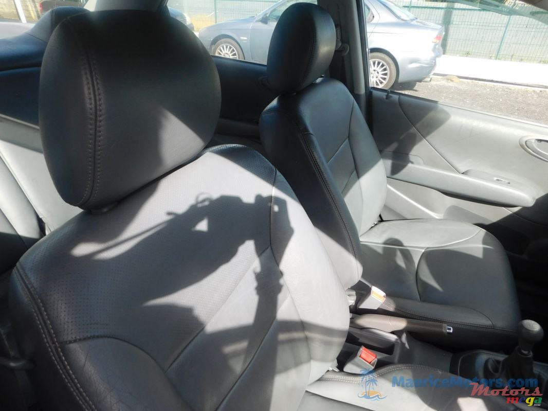 2004' Honda City photo #5