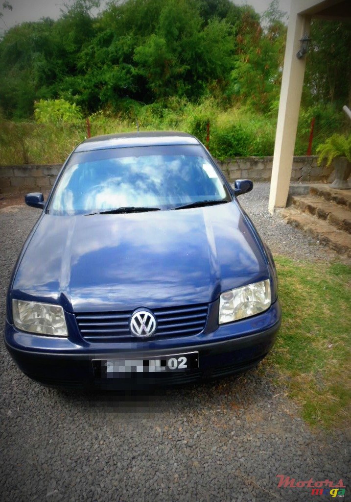 2002' Volkswagen Bora photo #3