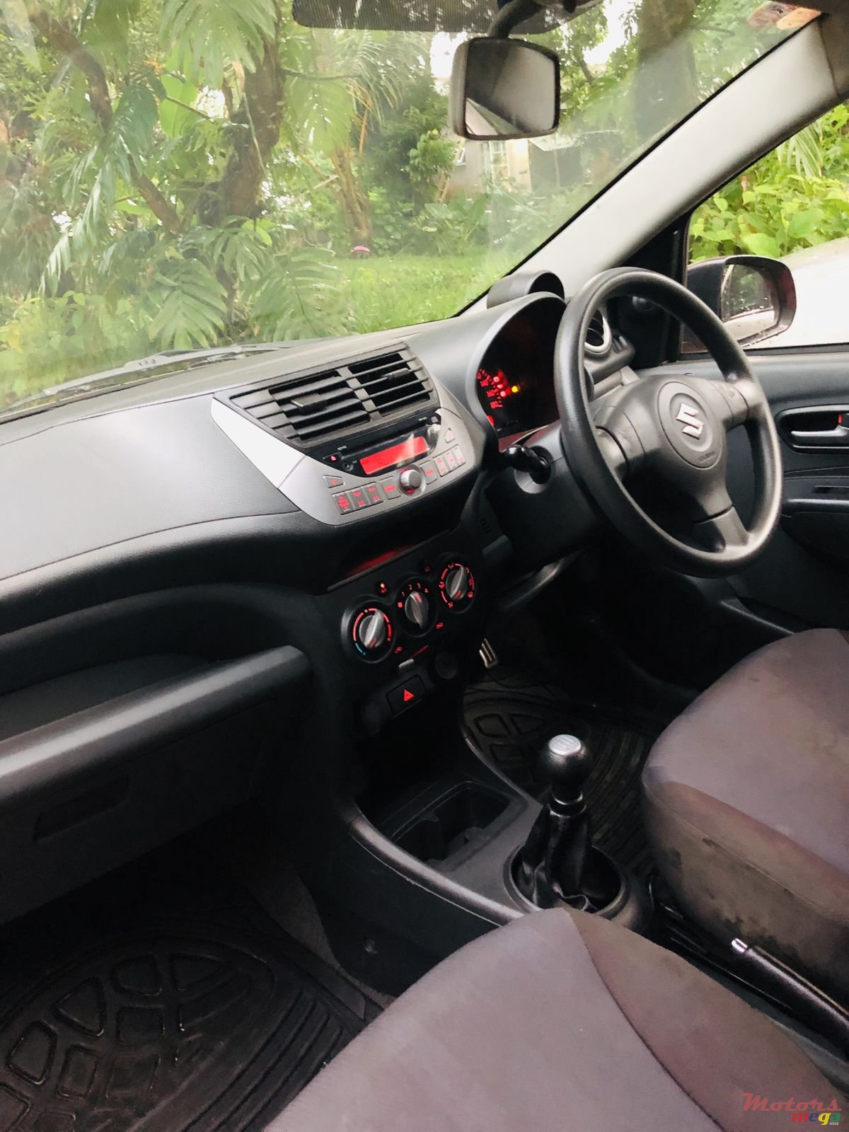 2013' Suzuki Celerio photo #6