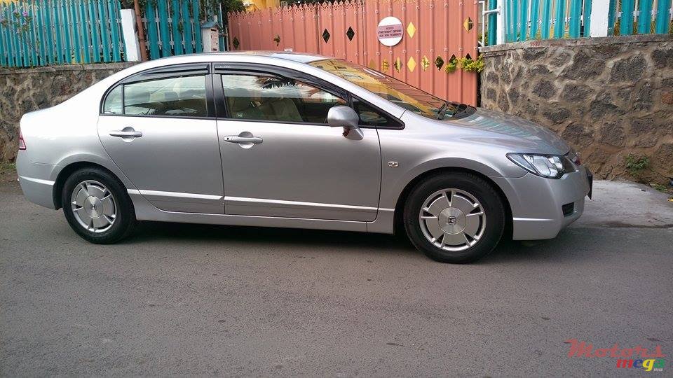 2008' Honda Civic Hybrid photo #5