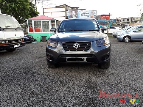 2010' Hyundai Santa Fe photo #4