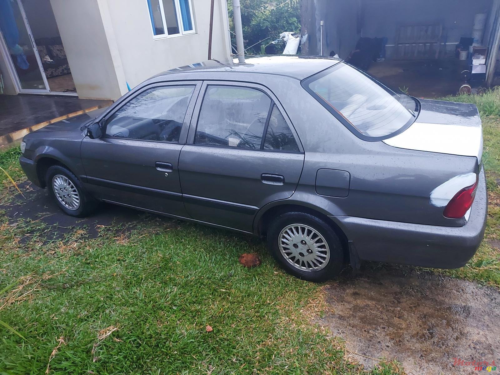 2001' Toyota soluna photo #1