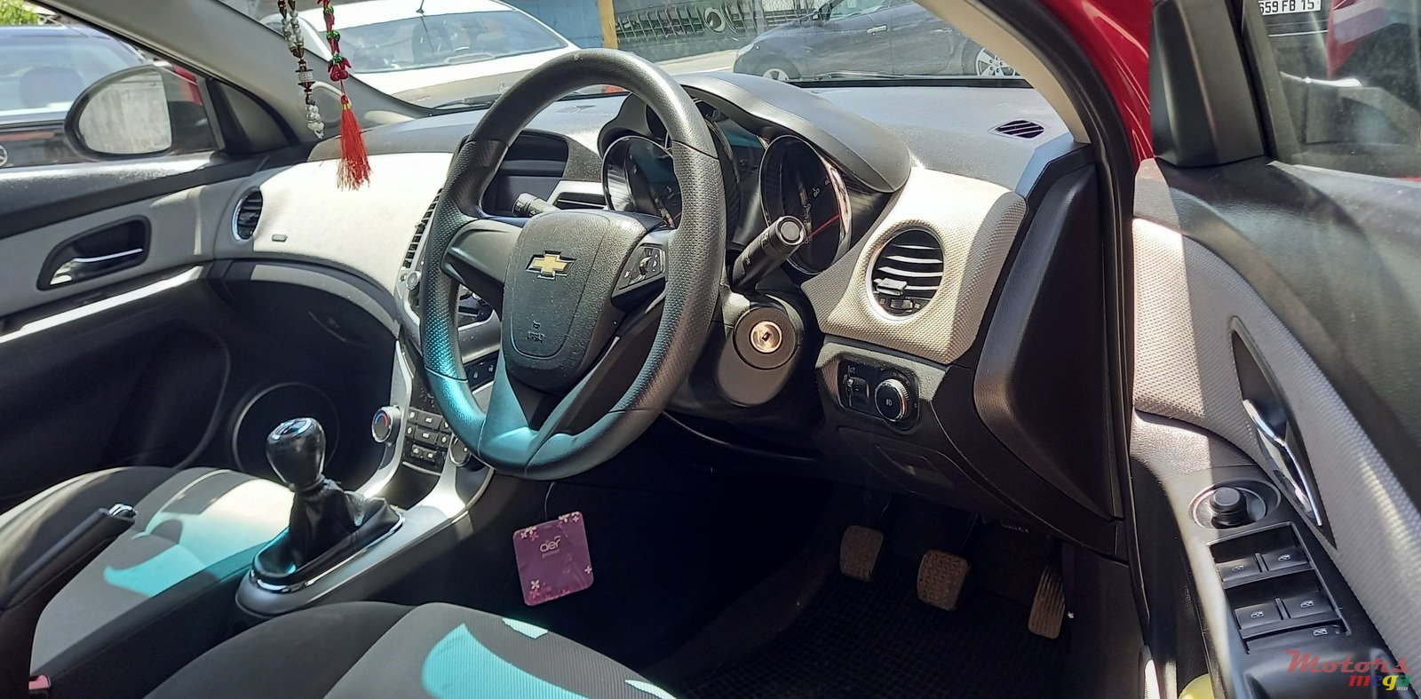 2011' Chevrolet Cruze photo #5