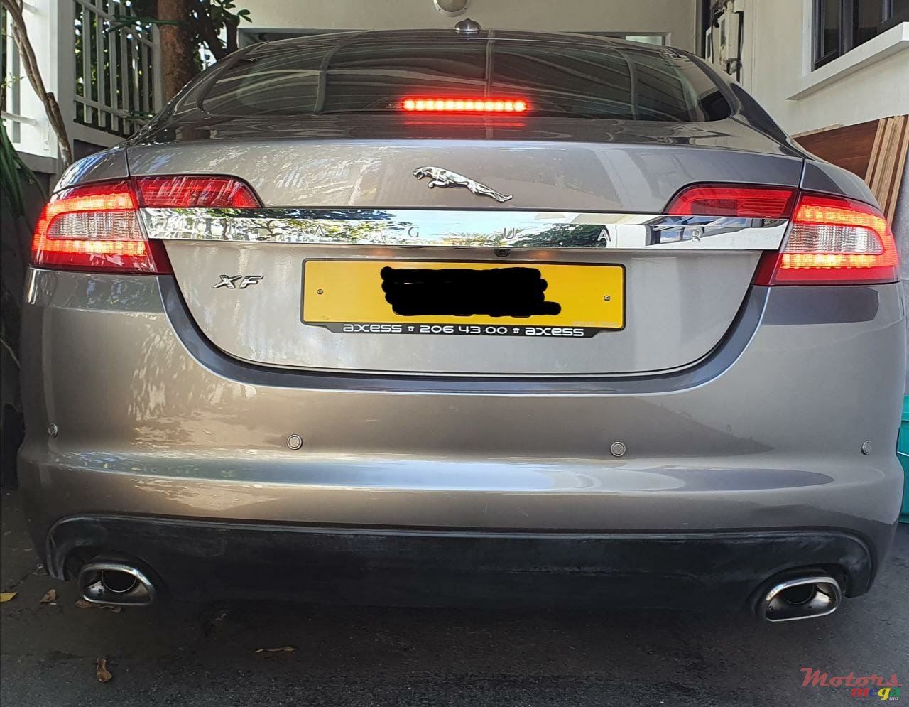 2010' Jaguar XF photo #7