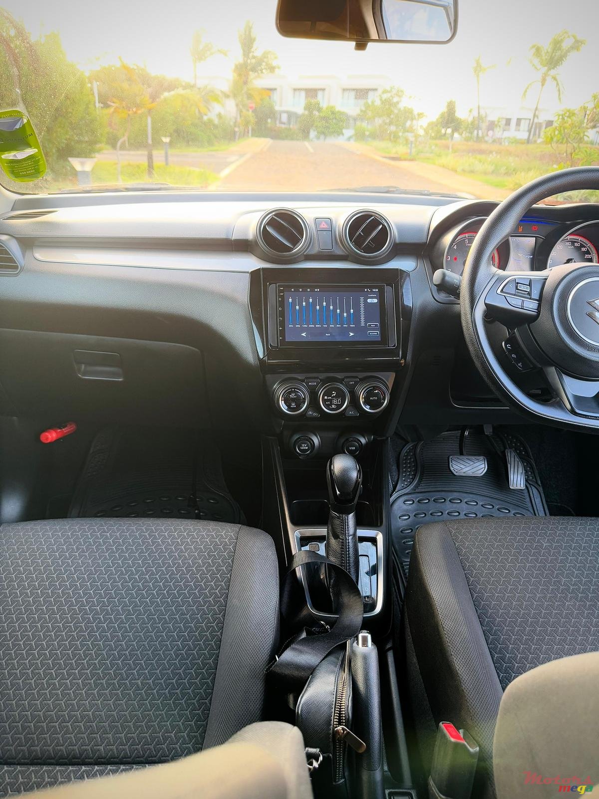 2021' Suzuki Swift Hybrid photo #7