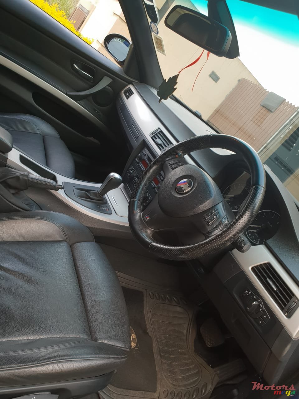 2005' BMW 320 photo #2