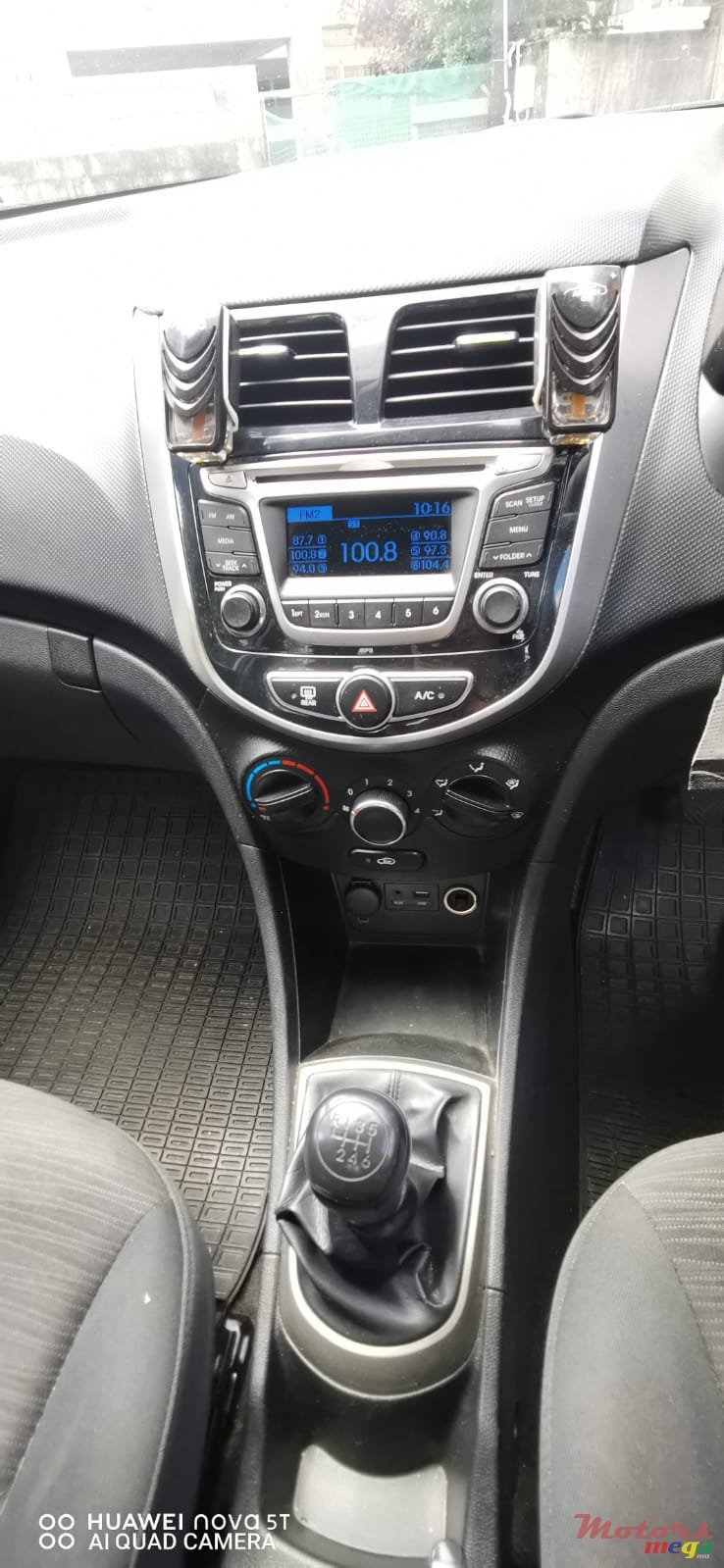 2015' Hyundai Accent photo #4