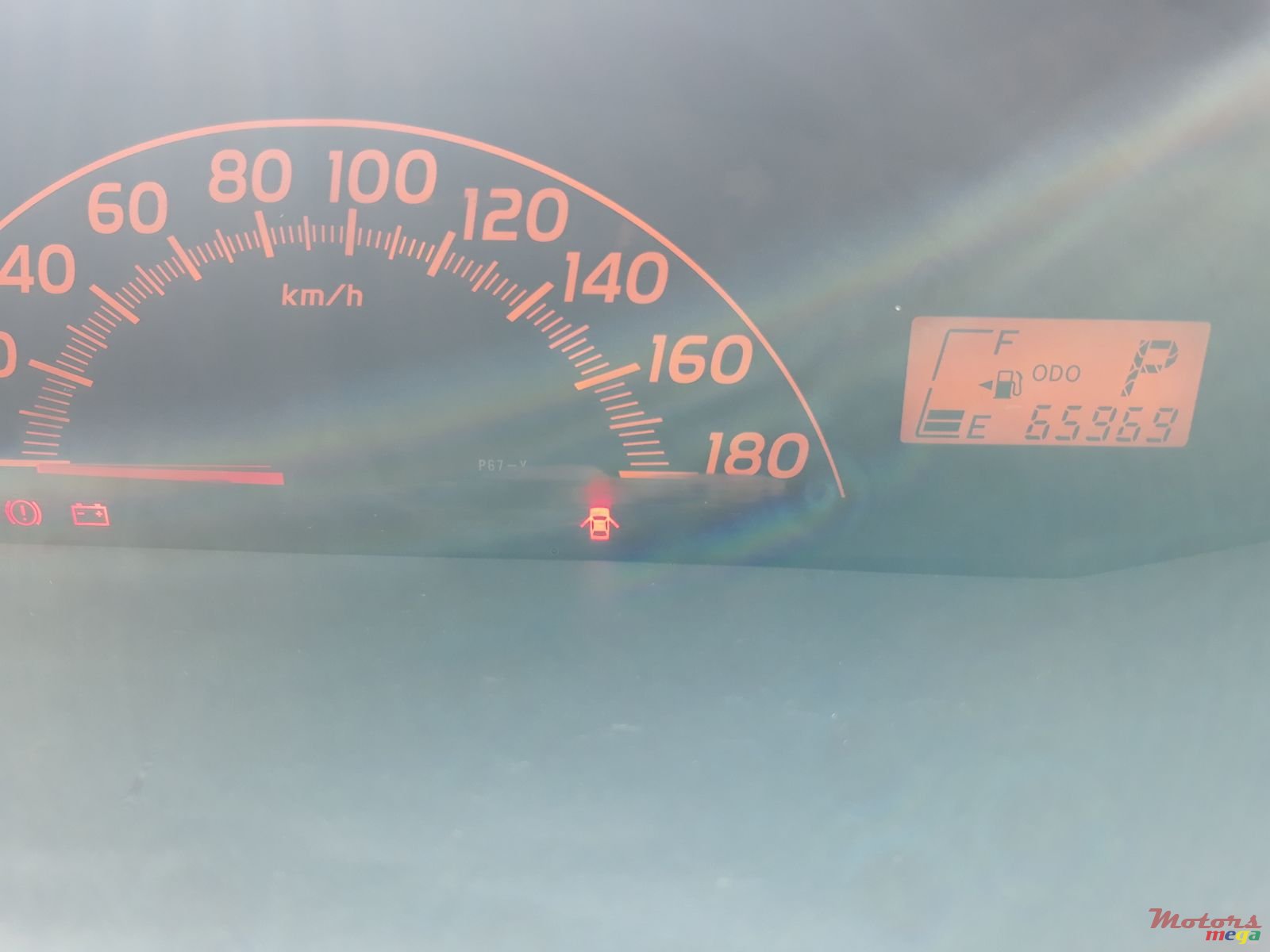 2011' Toyota Vitz photo #7