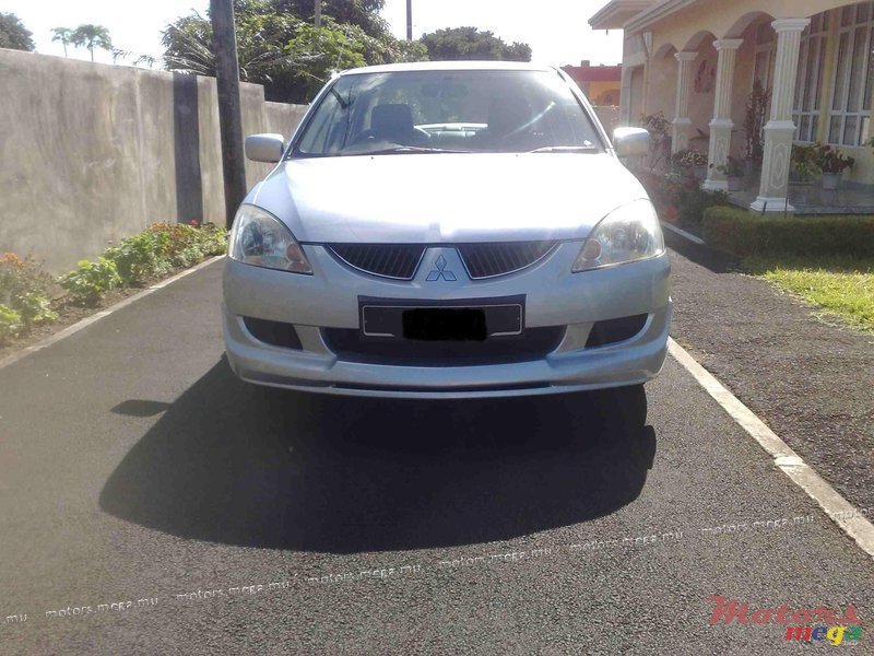 2005' Mitsubishi GLX photo #2