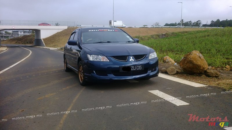 2005' Mitsubishi Lancer photo #1