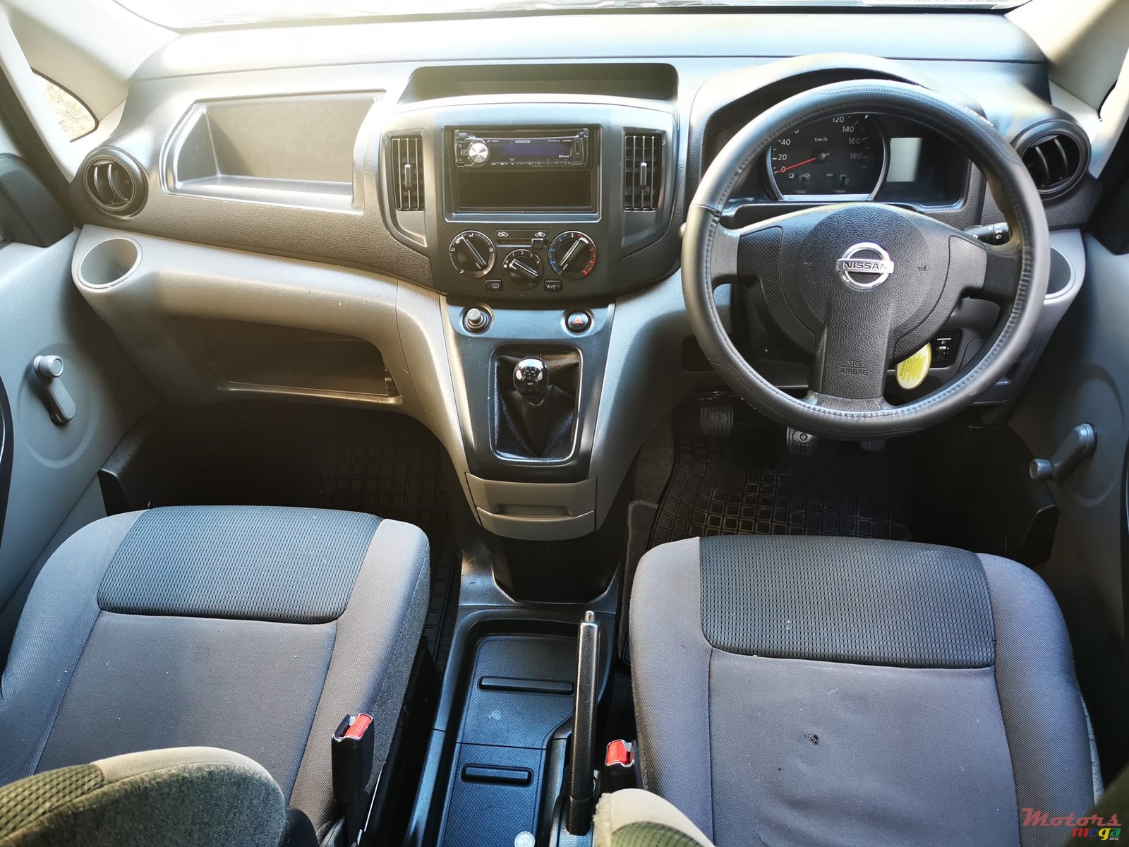 2011' Nissan NV200 Goods Vehicle photo #5