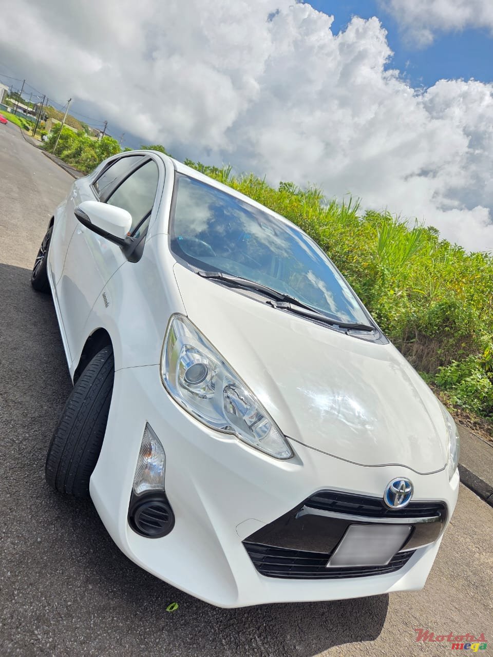 2016' Toyota Aqua S package photo #2