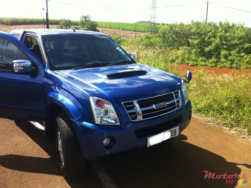 2009' Isuzu KB Series kb300 photo #1