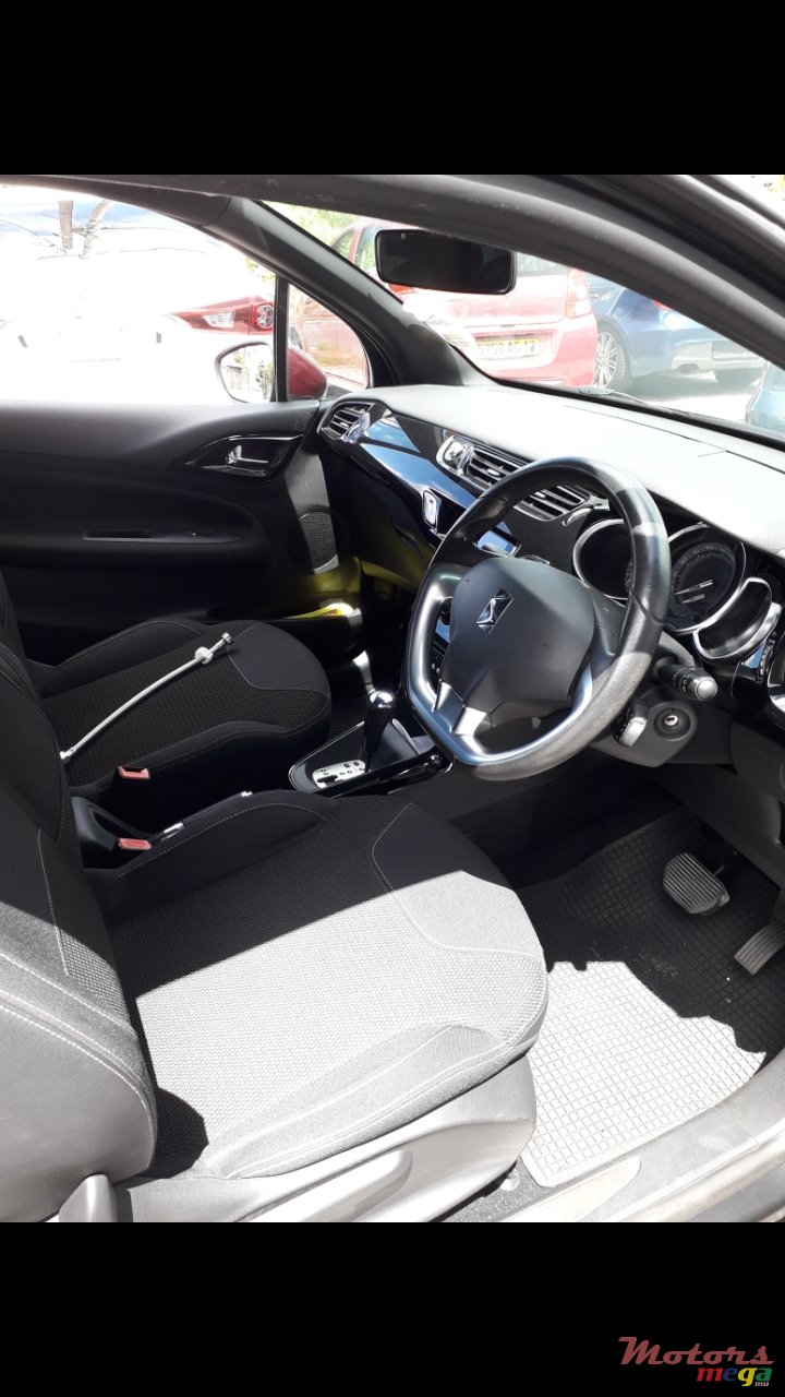 2011' Citroen DS3 photo #4