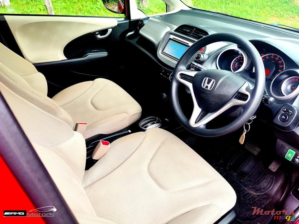 2011' Honda Fit photo #5