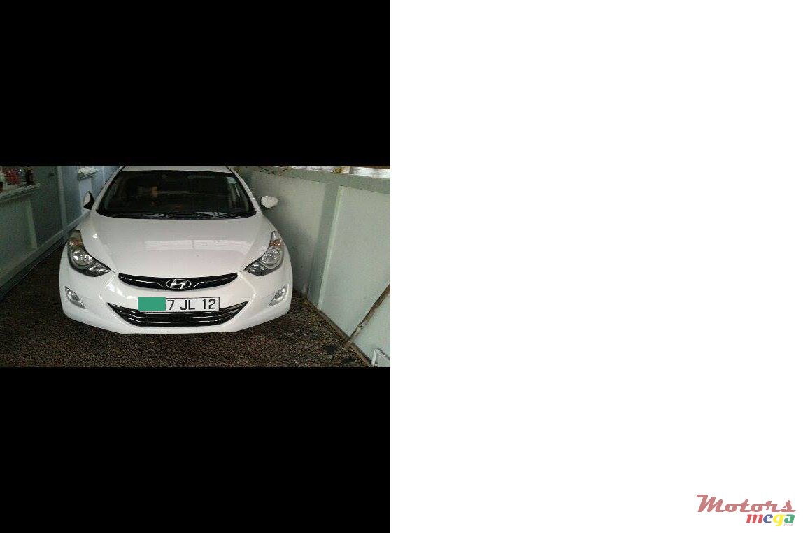 2012' Hyundai Elantra photo #3