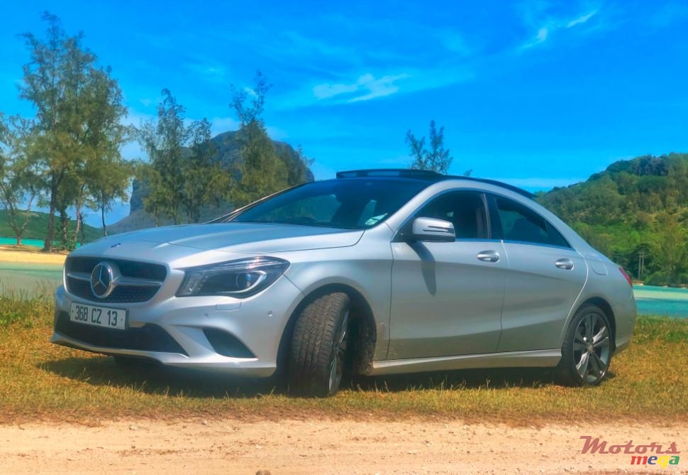 2013' Mercedes-Benz CLA180 photo #1