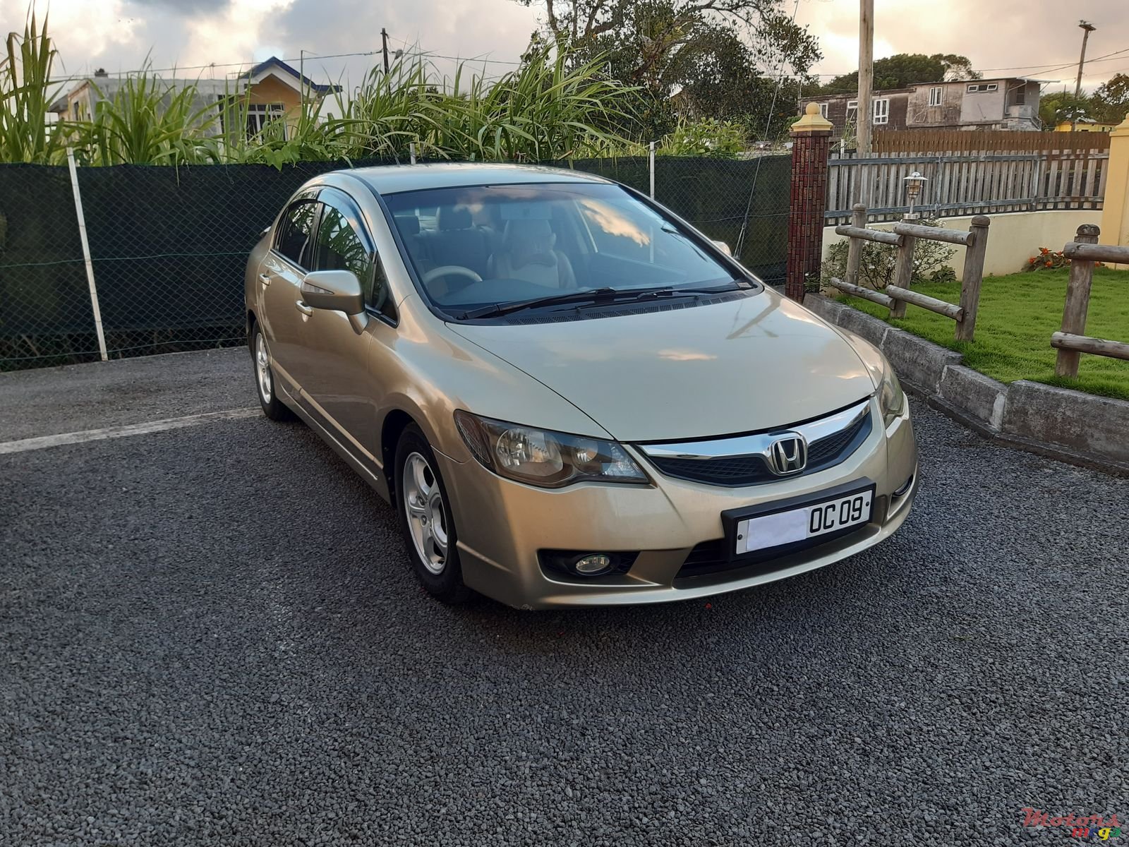 2009' Honda Civic Manual  1799cc non hybrid photo #1