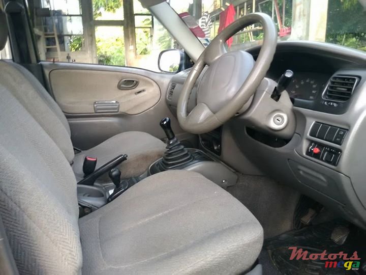 2000' Suzuki Grand Vitara photo #4