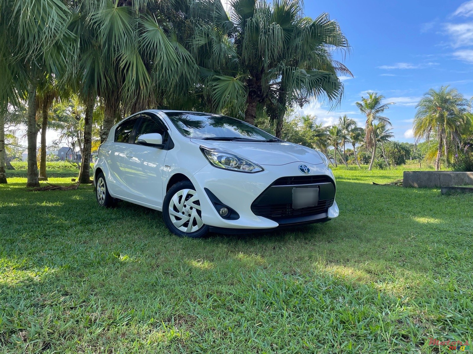 2017' Toyota Aqua photo #2