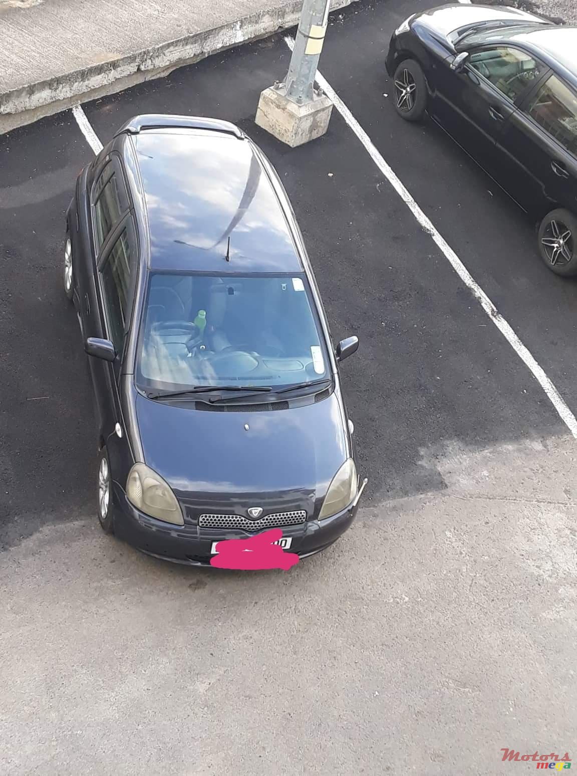 2000' Toyota Vitz photo #2