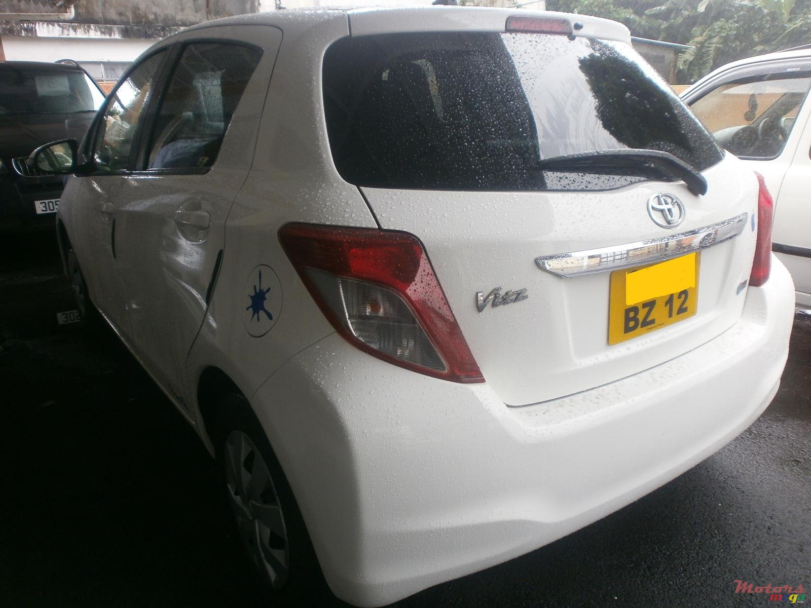 2012' Toyota Vitz photo #7