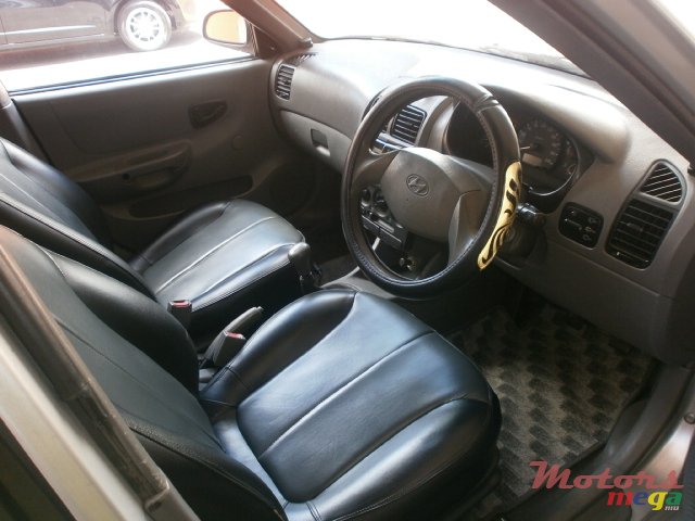 2005' Hyundai Accent photo #4