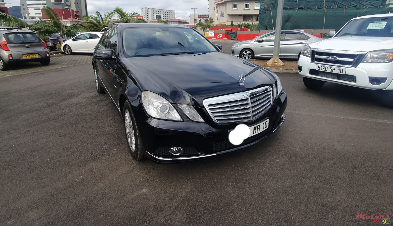 2010' Mercedes-Benz E250 photo #2