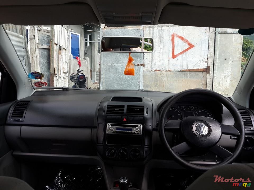 2004' Volkswagen Polo 9n1 photo #6