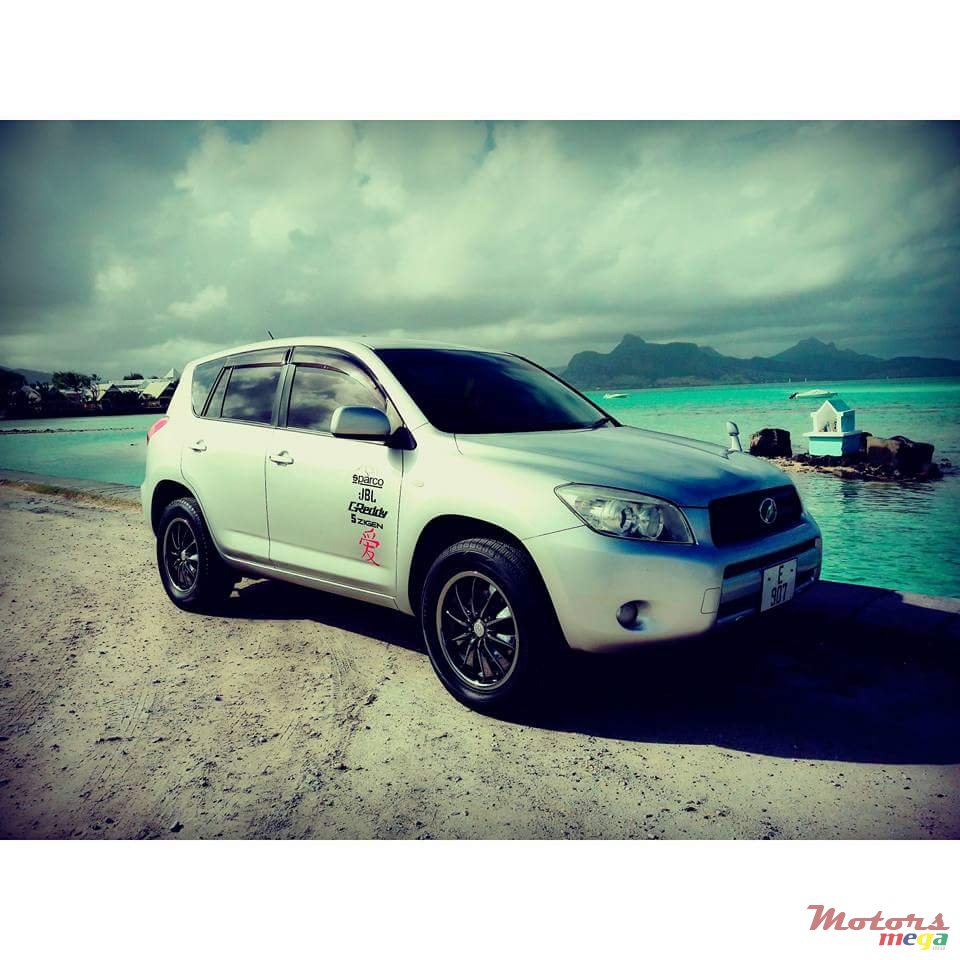 2008' Toyota RAV4 photo #1