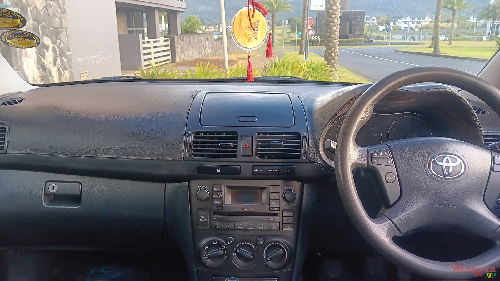 2007' Toyota Avensis photo #2