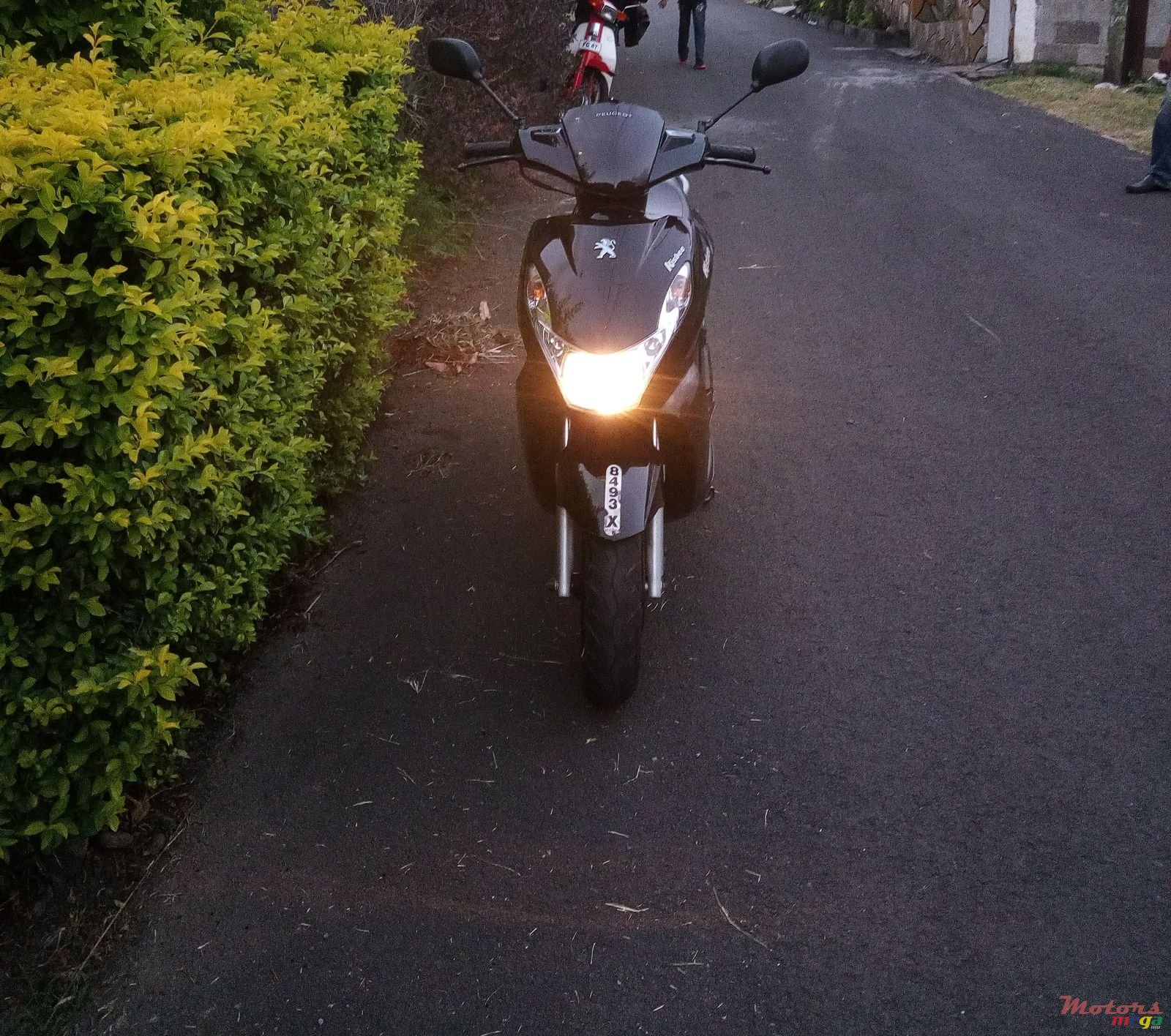 2011' Peugeot photo #3