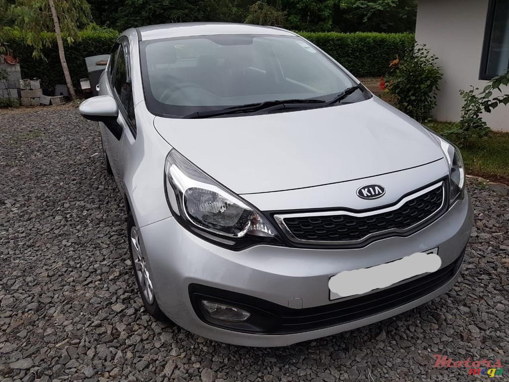 2012' Kia Rio photo #2