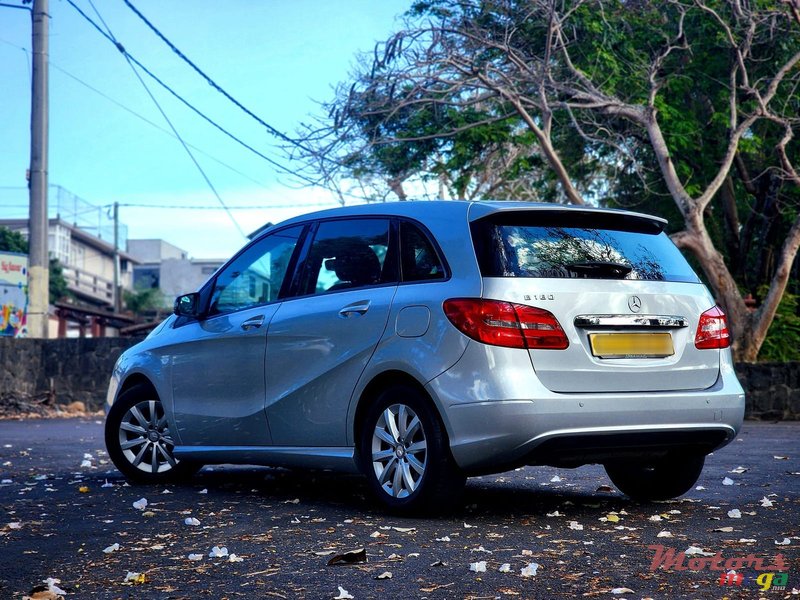 2014' Mercedes-Benz B 180 photo #4