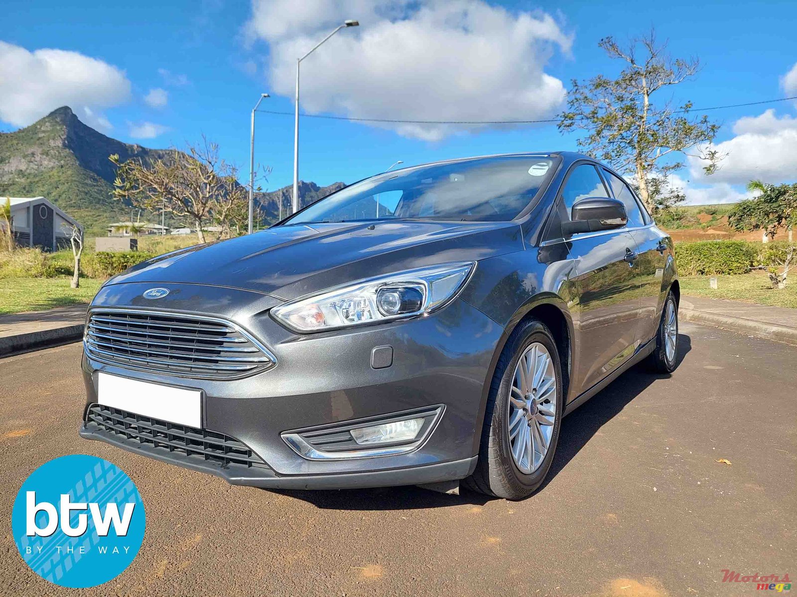 2018' Ford Focus photo #2