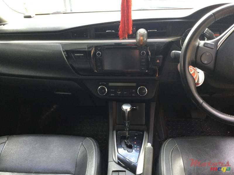 2015' Toyota Corolla photo #1