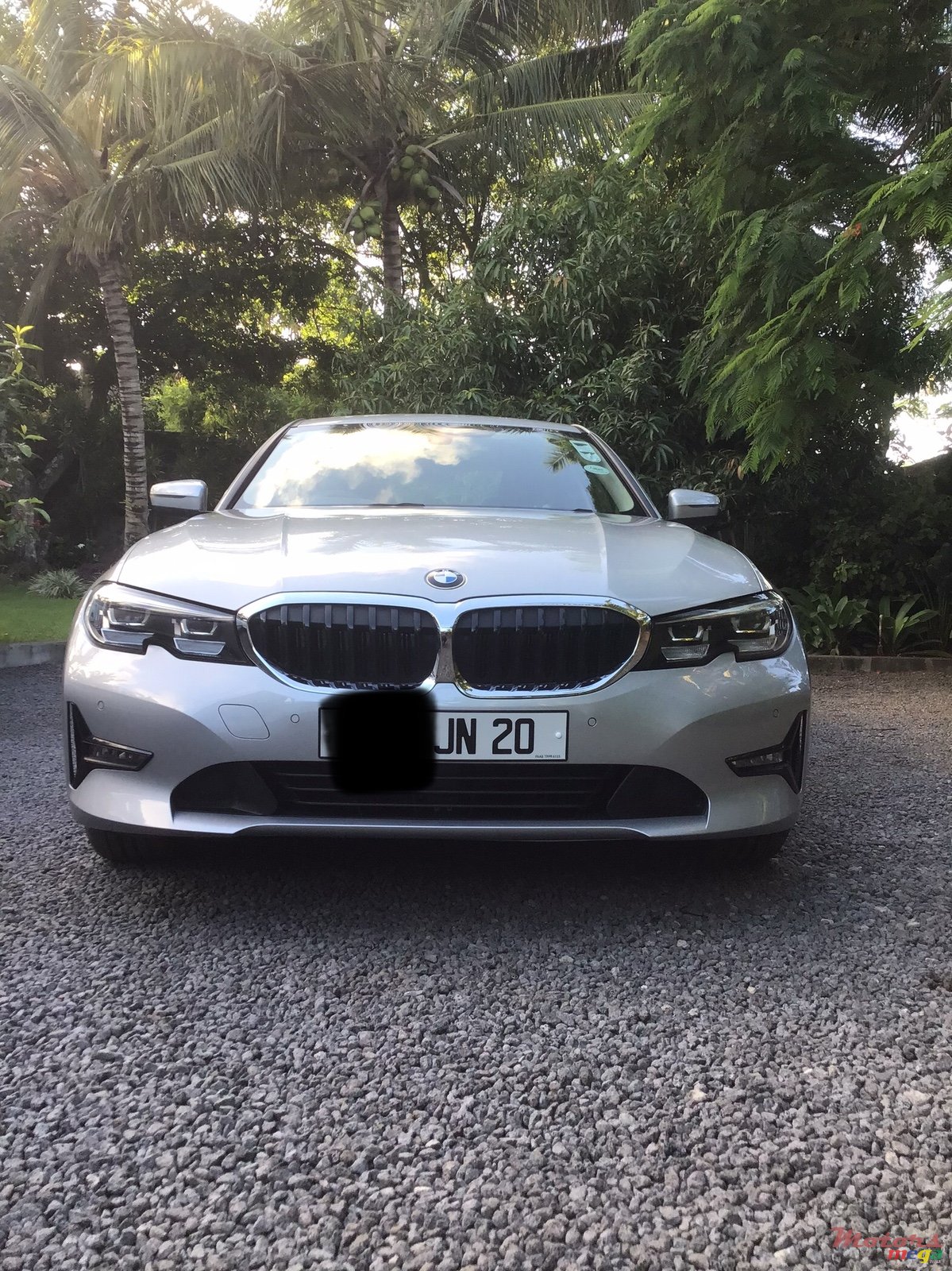 2020' BMW 330 photo #3