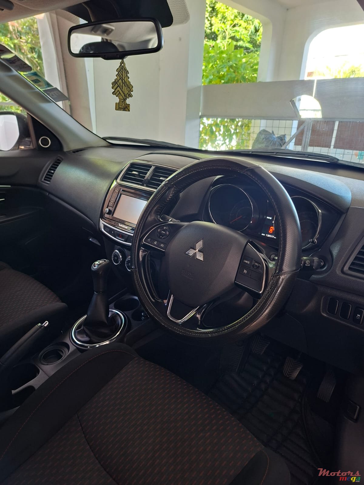 2017' Mitsubishi ASX photo #4
