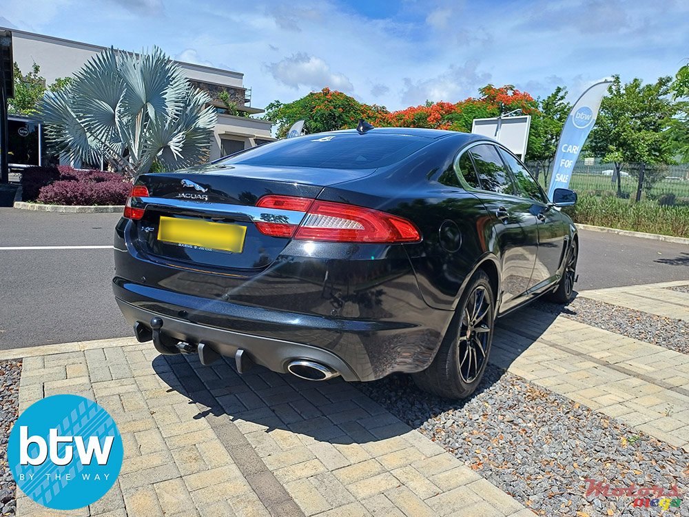 2014' Jaguar XF photo #4