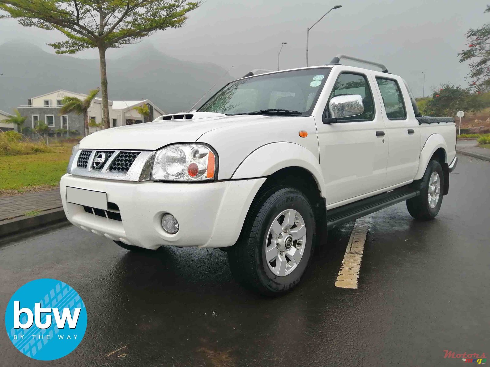 2019' Nissan Hardbody photo #2