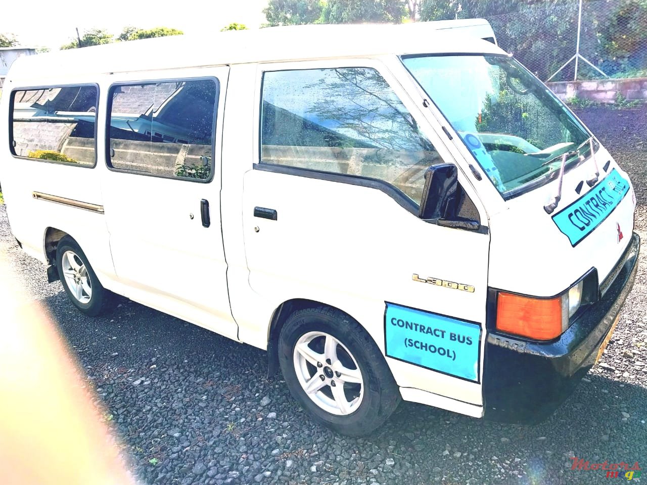 2010' Mitsubishi L300 photo #1