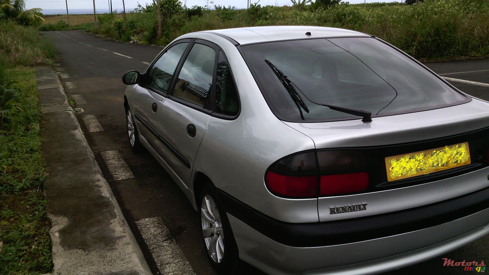 1995' Renault Laguna photo #2