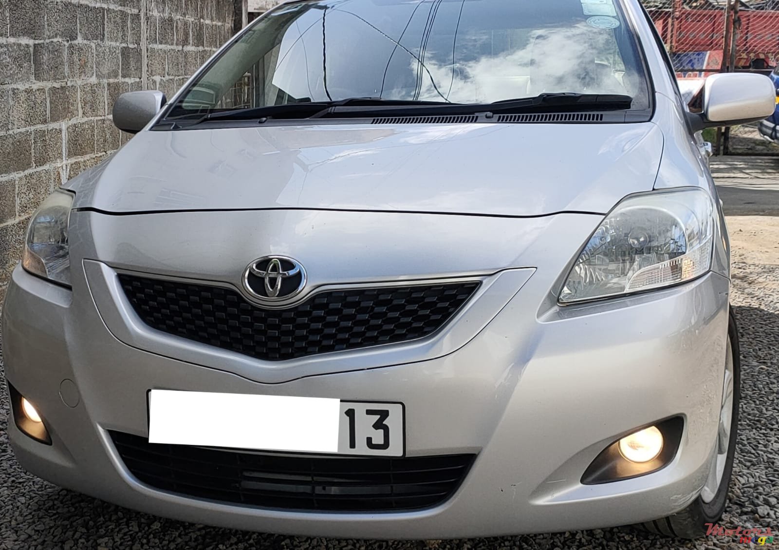 2013' Toyota Yaris photo #1