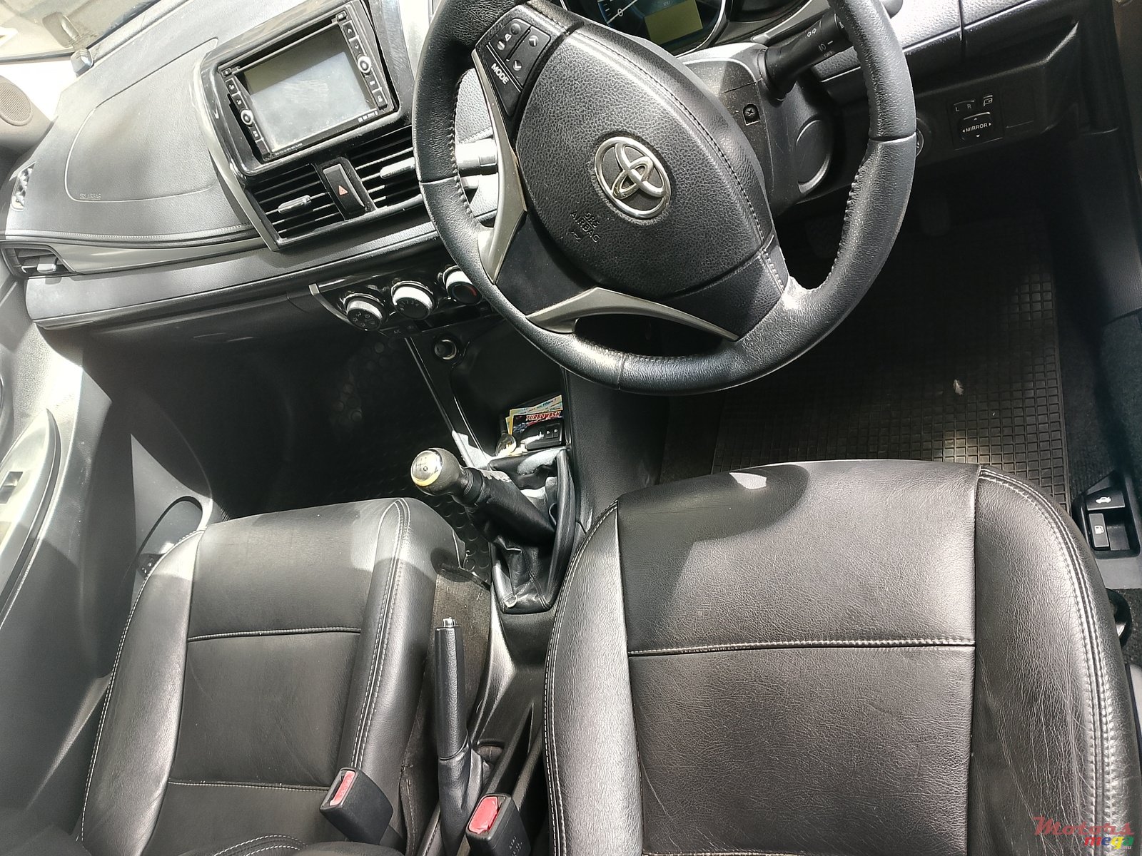 2015' Toyota Yaris photo #5