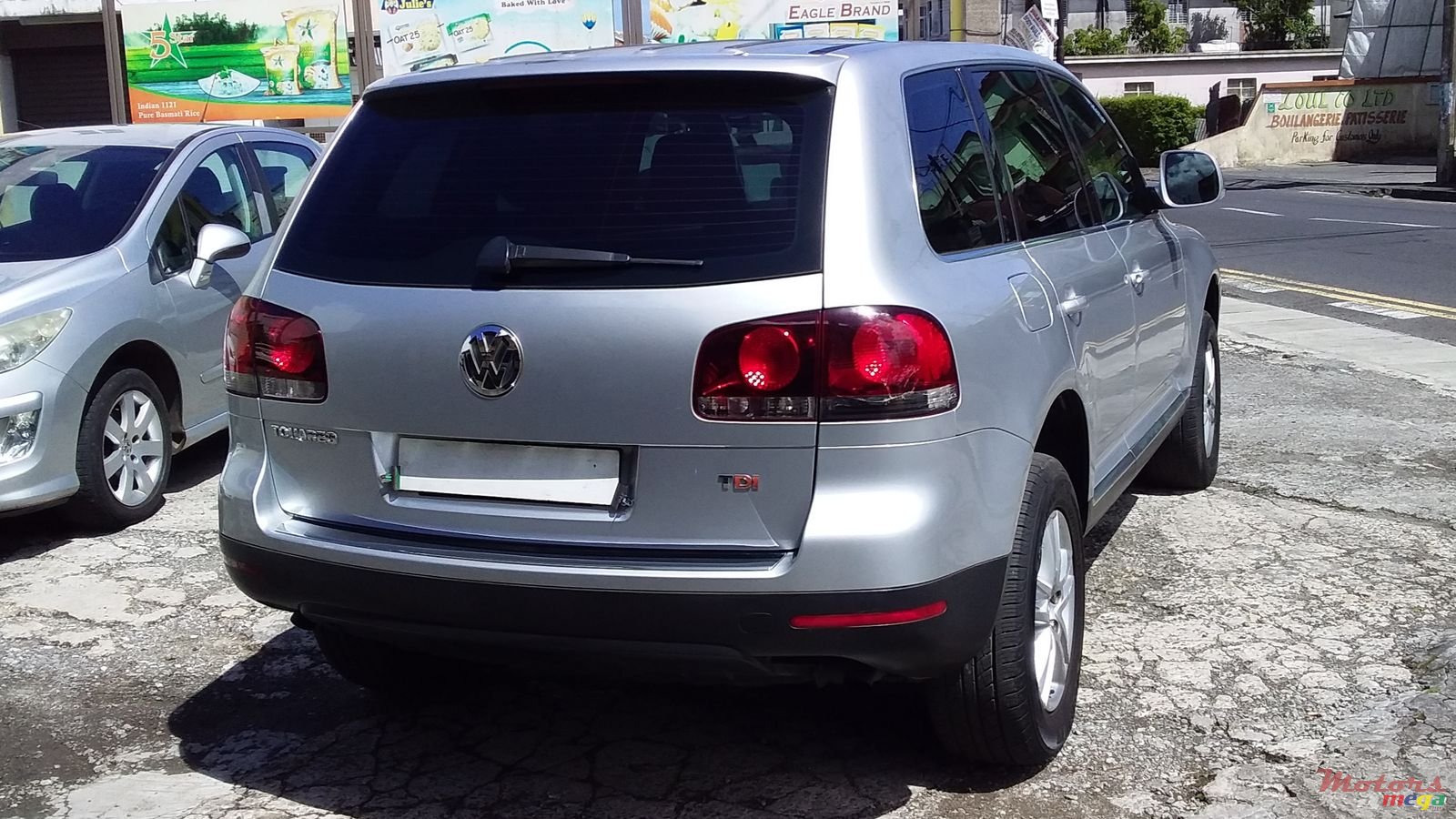 2008' Volkswagen Touareg photo #3