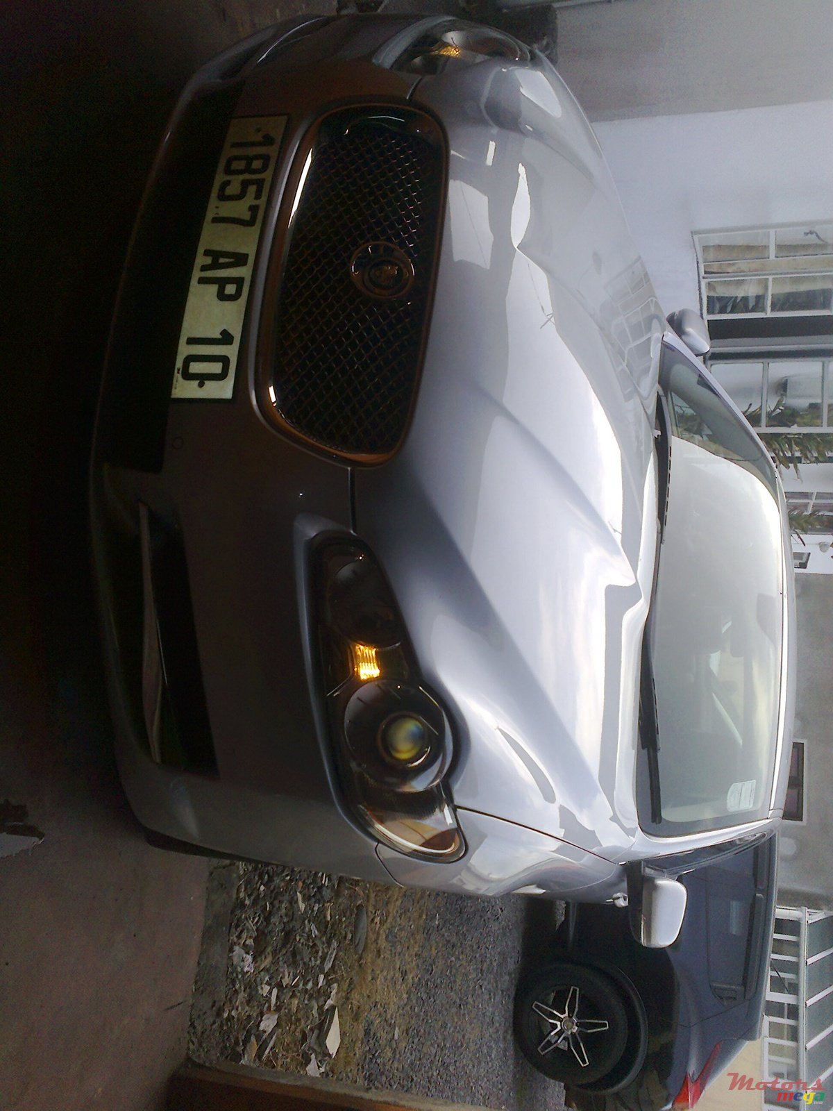 2010' Jaguar XF 3.0 V6 photo #3