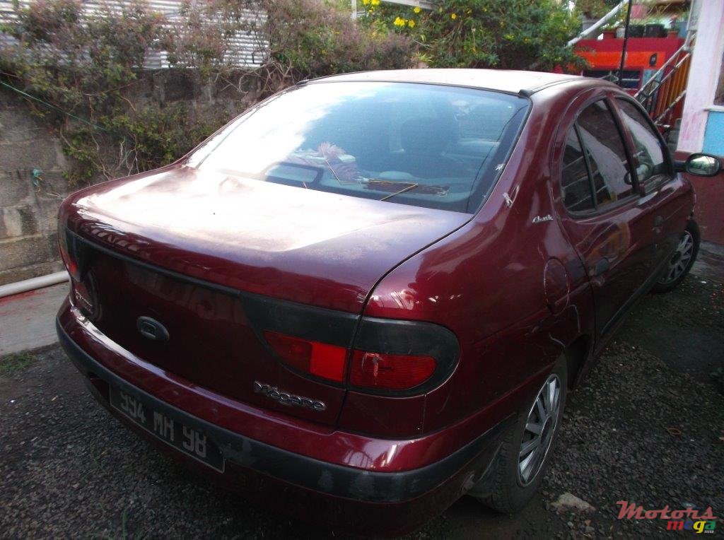 1998' Renault Megane photo #1